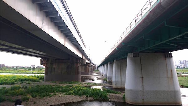 多摩川河川敷３